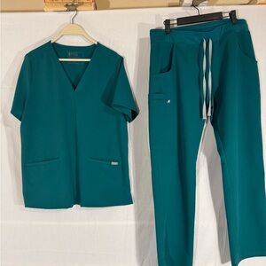 Women's Scrub Set by Figs hunter green